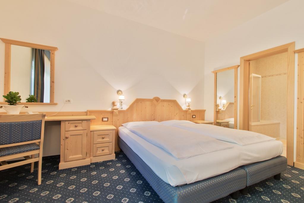Aparthotel Garni La Dorada à Calfosch Chambre photo