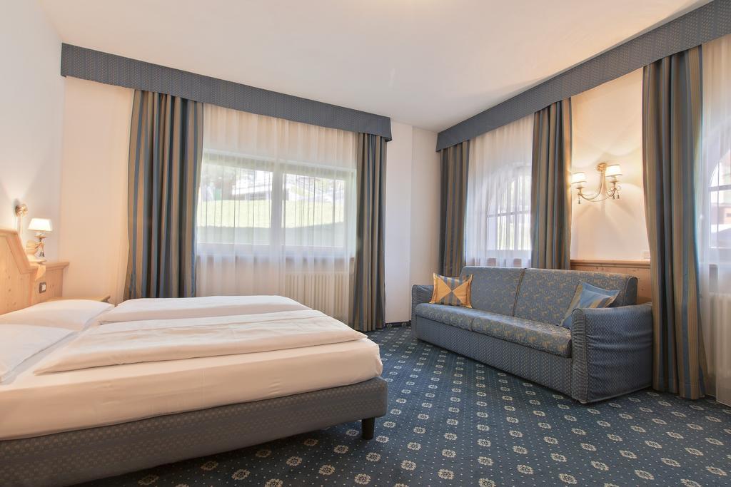 Aparthotel Garni La Dorada à Calfosch Extérieur photo