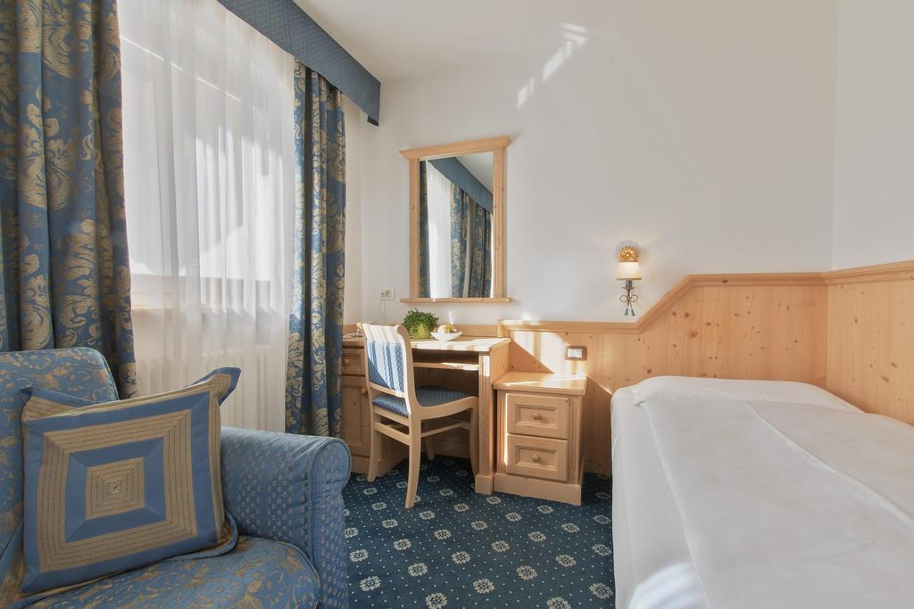Aparthotel Garni La Dorada à Calfosch Chambre photo