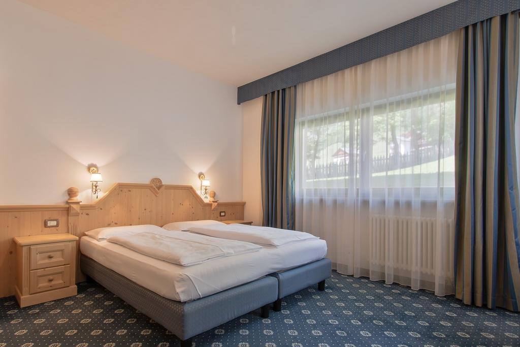 Aparthotel Garni La Dorada à Calfosch Extérieur photo