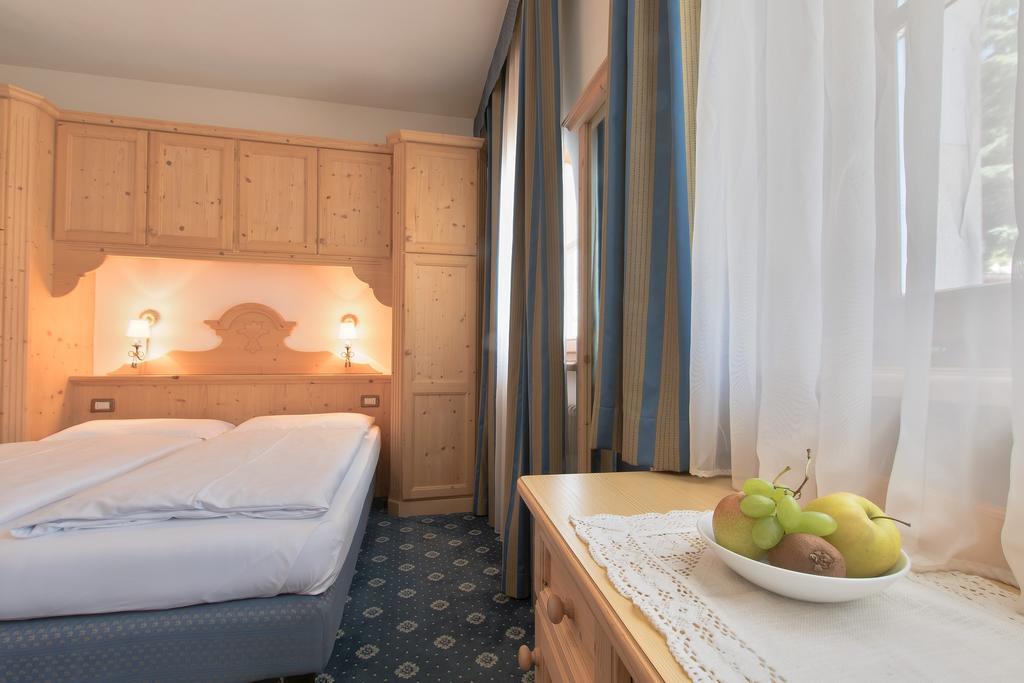 Aparthotel Garni La Dorada à Calfosch Chambre photo