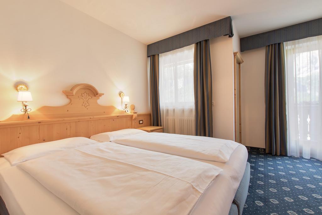 Aparthotel Garni La Dorada à Calfosch Extérieur photo