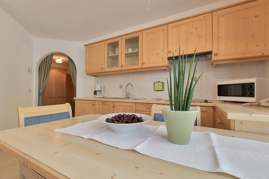Aparthotel Garni La Dorada à Calfosch Chambre photo