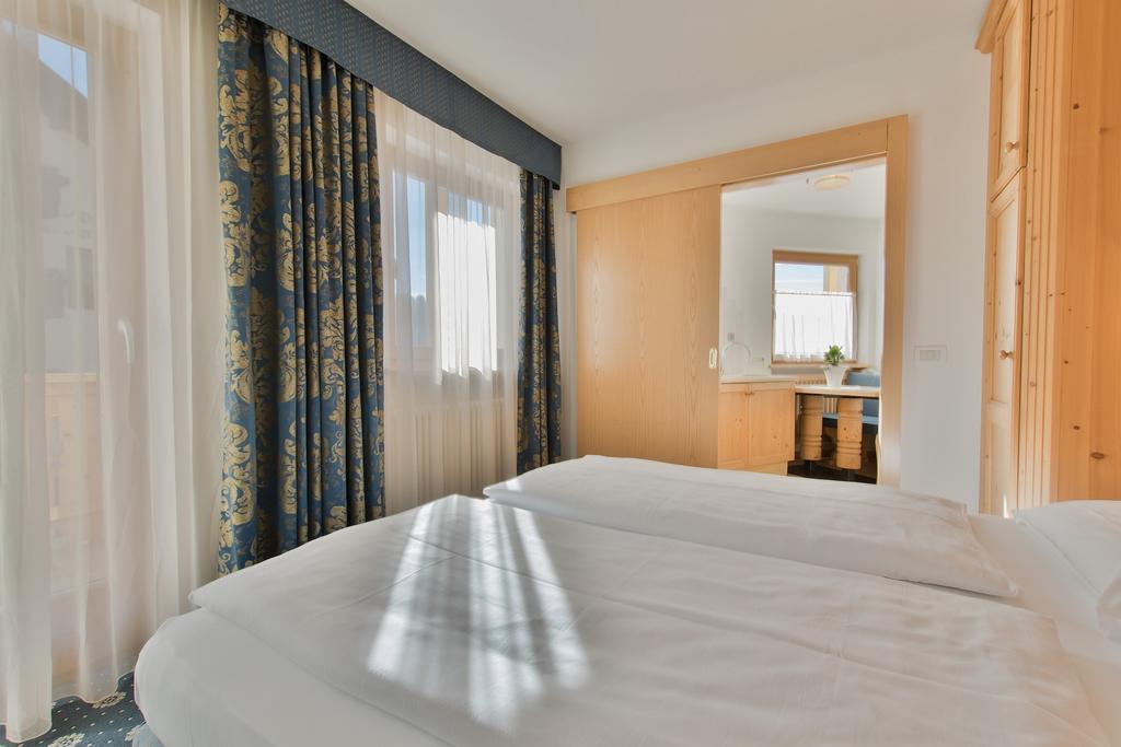 Aparthotel Garni La Dorada à Calfosch Extérieur photo