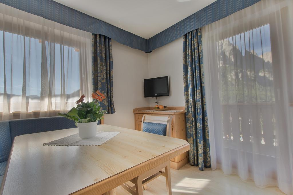 Aparthotel Garni La Dorada à Calfosch Extérieur photo