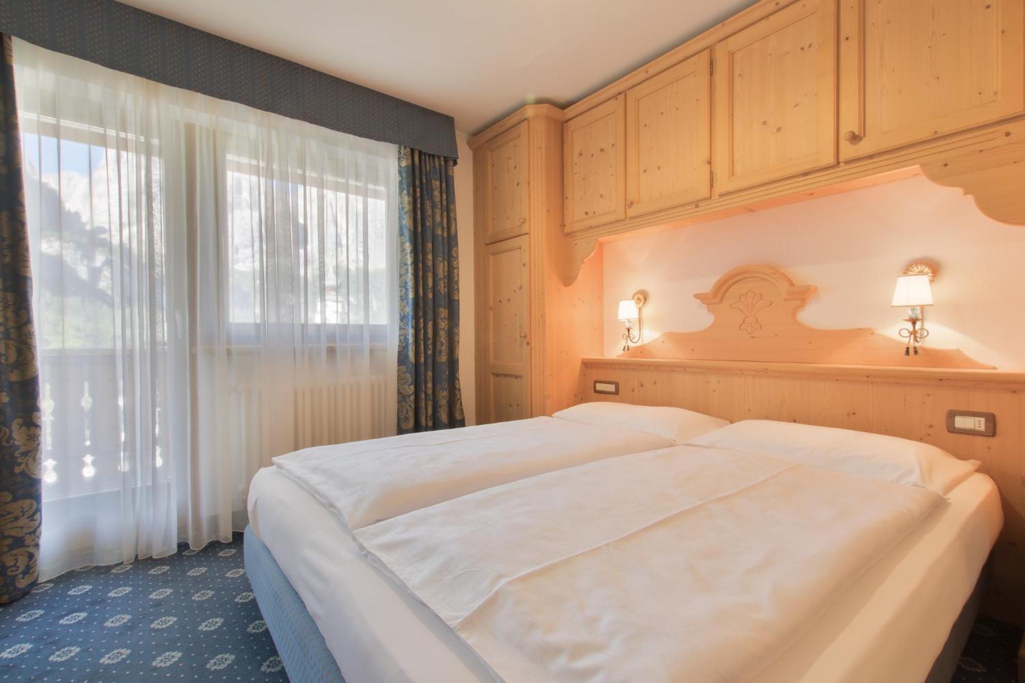 Aparthotel Garni La Dorada à Calfosch Extérieur photo
